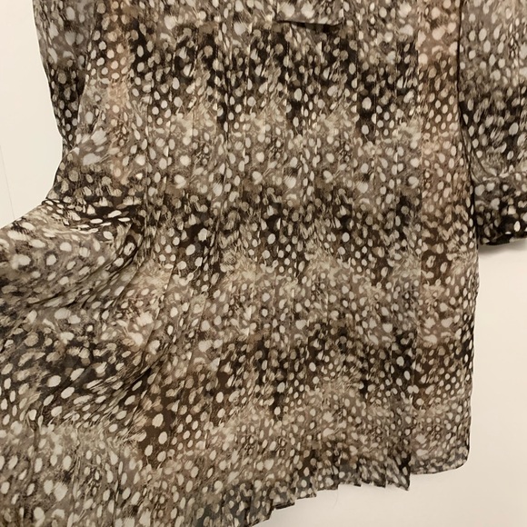 Beautiful light long sleeve knee length dress - Picture 5 of 6